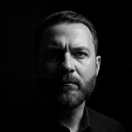Retrato em preto e branco de Fernando Parreiras